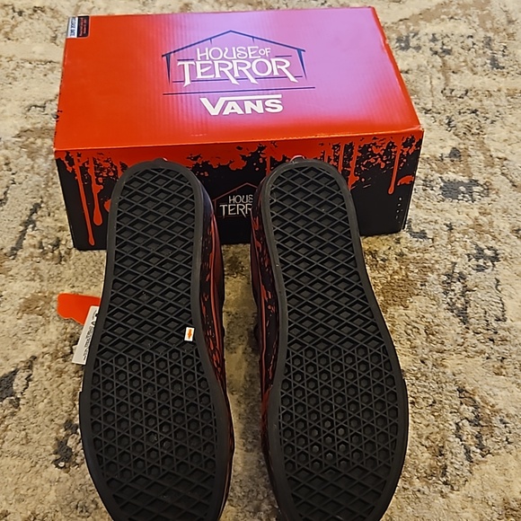 Nightmare on elm st. Edition vans. - Picture 4 of 4